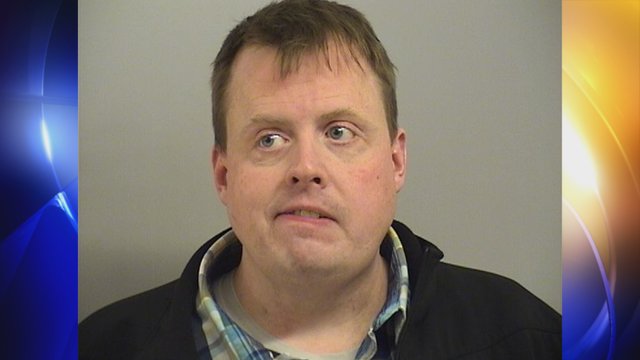 A convicted felon is accused of impersonating a police officer and running a con game. Tulsa police are familiar with Barry Lloyd Baker Junior. “Mainly he is known for trying to impersonate police officers,” says TPD. 