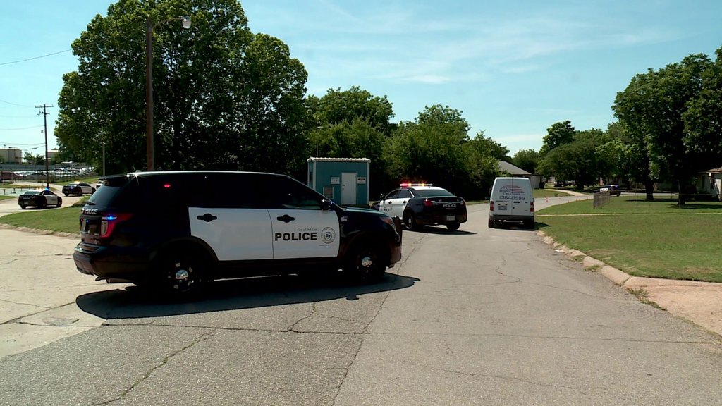 Police are investigating a double shooting in Del City. The shooting was reported around 3:30 p.m. in the 4000 block of S.E. 27th Street. Police said two men were walking when two people in a tan vehicle opened fire on them. The men fired back at the vehicle but were both shot in the process.