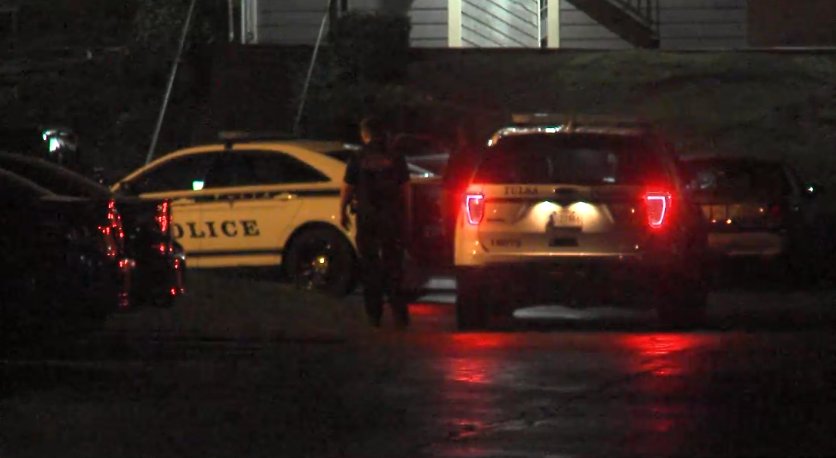 Tulsa police searching for 2 suspects after home invasion