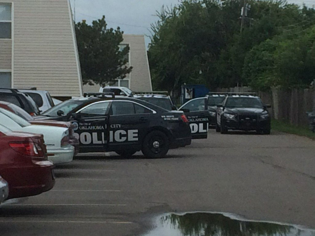 Police investigating shooting at apartment complex in southwest Oklahoma City