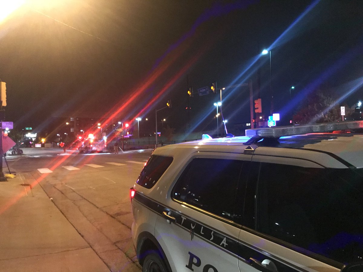 Police search for suspect after man robbed, stabbed in downtown Tulsa    