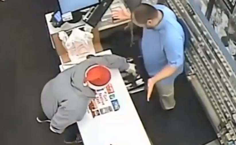 Tulsa police search for suspect in Santa hat that robbed a store    