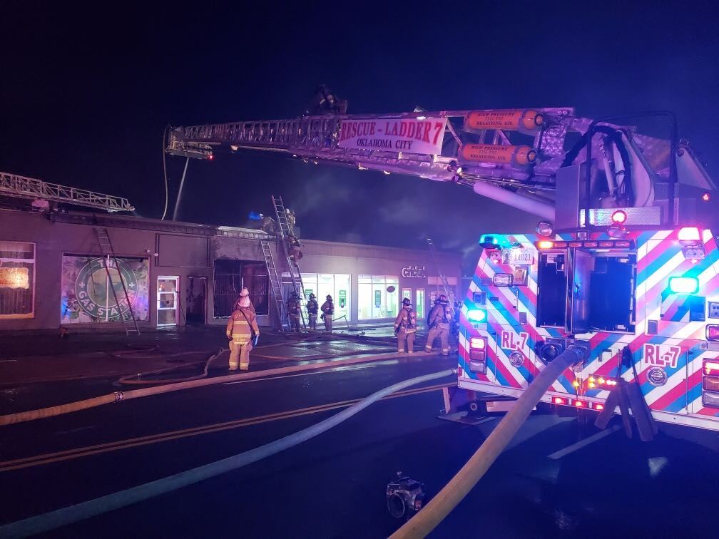 Firefighters responding to SW OKC commercial fire    