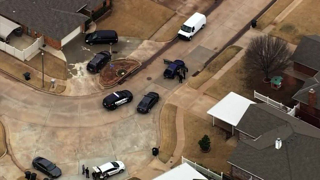 3 juveniles in custody after home invasion, police pursuit in Moore    