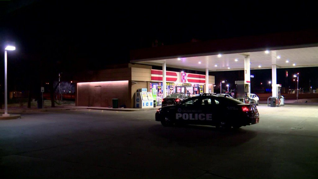 Suspect on the run following robbery at north Oklahoma City convenience store    