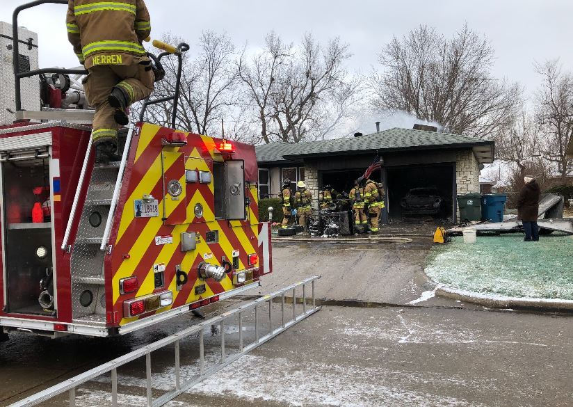 Crews extinguish fire at Midwest City home    