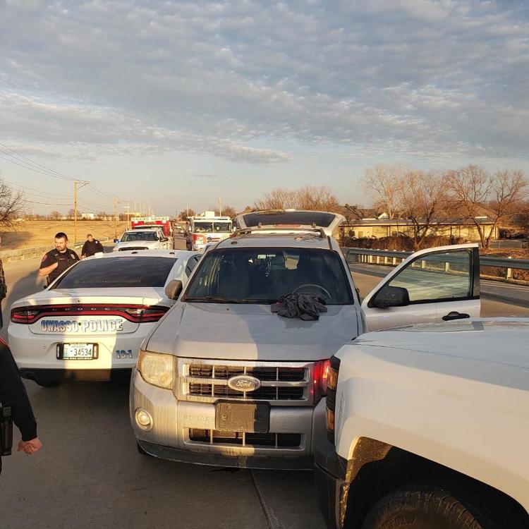 Shoe store robbed, suspects captured after Owasso police chase    