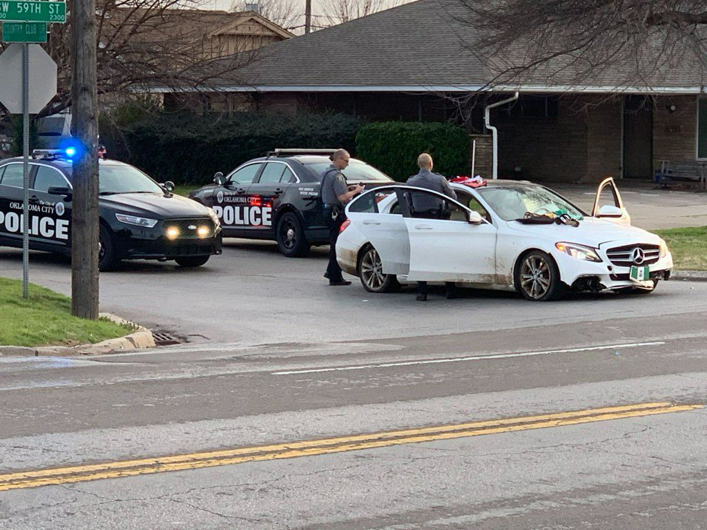 Police arrest shoplifting suspects after short pursuit    