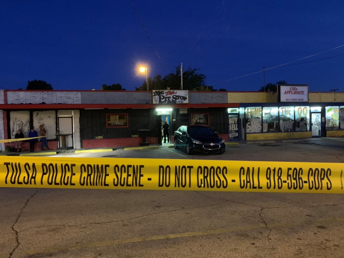 Tulsa police investigating after shooting victim shows up at hospital    