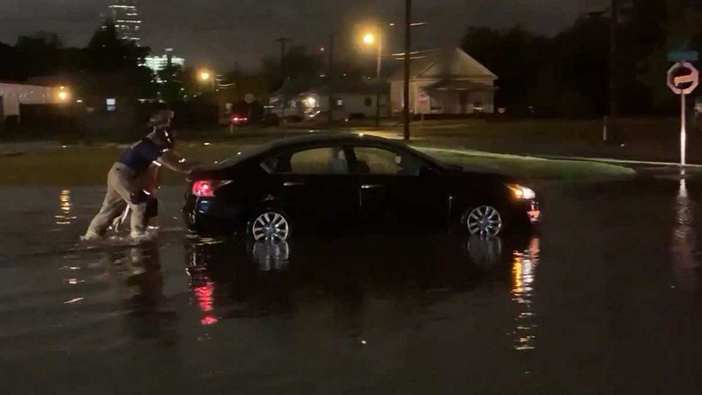 Tornado confirmed near Tulsa airport; flooding closes Oklahoma highway    
