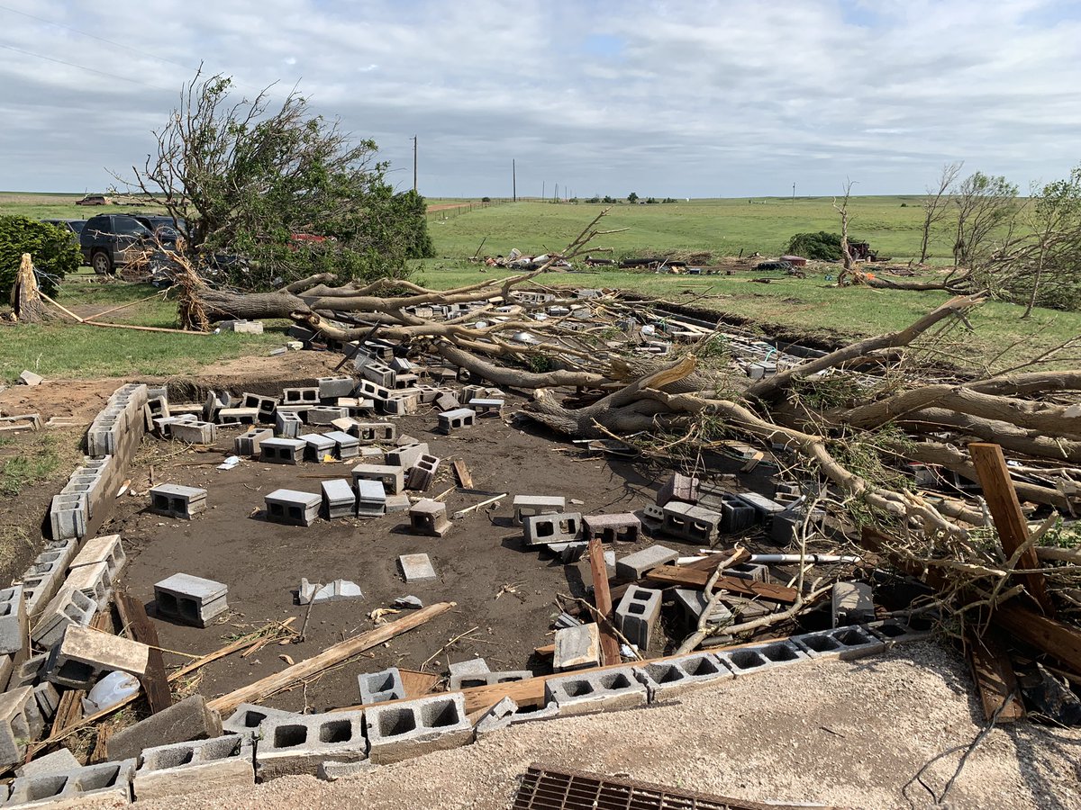 Damage survey around Laverne today. Found EF3 damage right on the Beaver-Ellis county line. Tornado was over 810 mile wide at times. Thankfully it dissipated 6 miles SW of Laverne.   