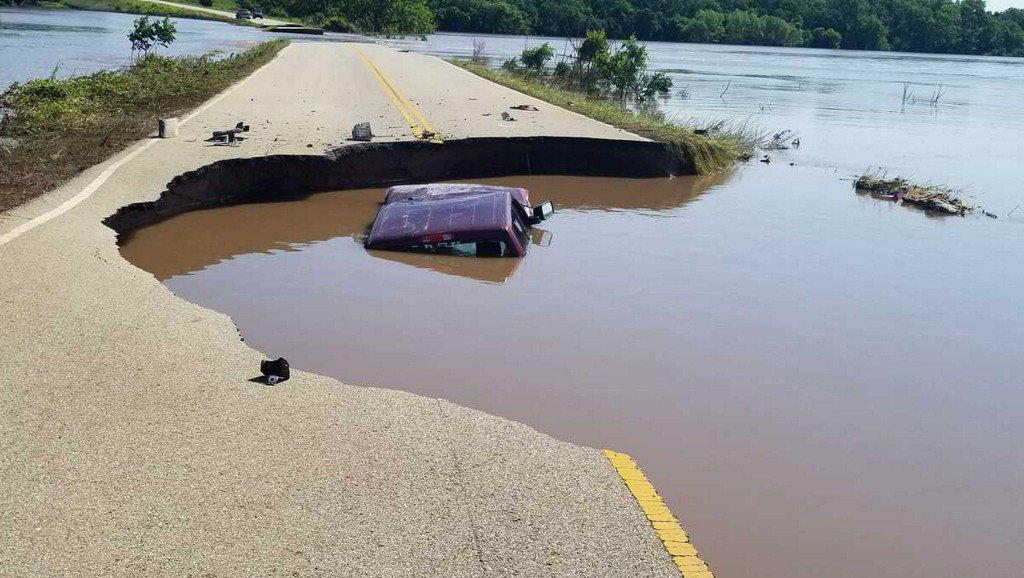 Truck crashes into sinkhole after Oklahoma driver goes around roadblocks    