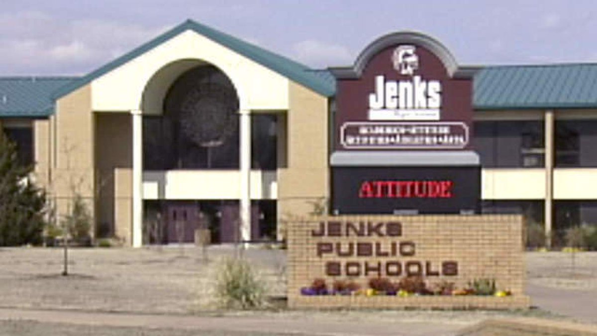 Jenks School Officials Respond To Middle School Fight In Cafeteria 
