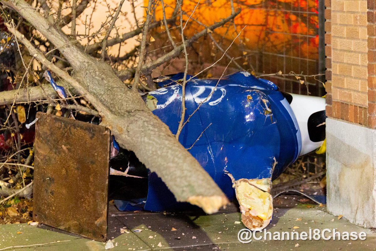 @TulsaPolice are searching for the driver who destroyed one of Tulsa's iconic penguin statues and crashed into a tree along Cherry Street overnight and then fled from the scene.